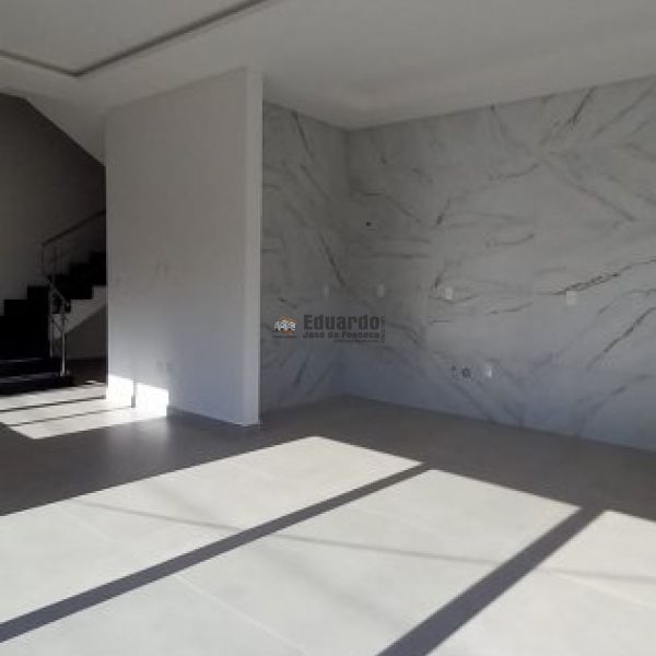 SOBRADO GEMINADO  03 SUTES NO VILA NOVA.