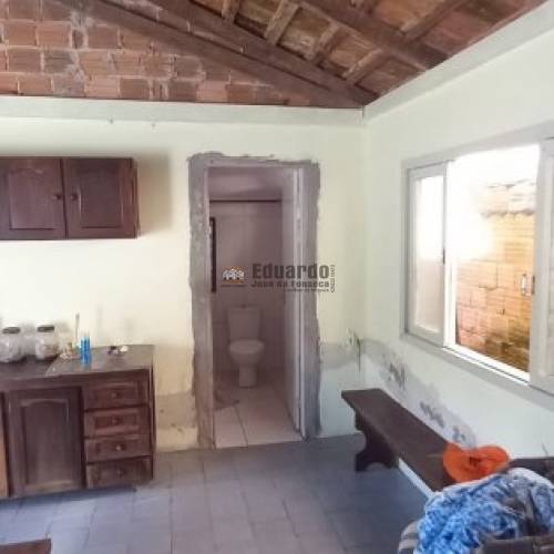 CASA NO CENTRO DE PORTO BELO COM 03 DORM.