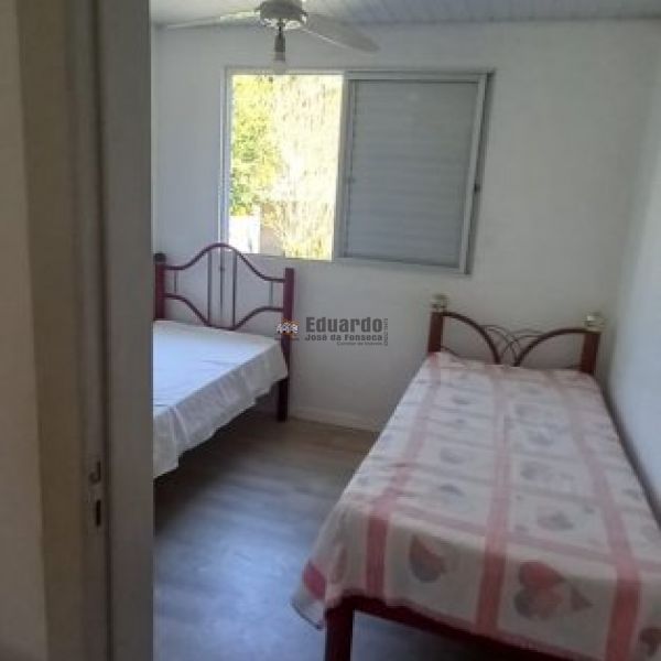 CASA NO CENTRO DE PORTO BELO COM 03 DORM.