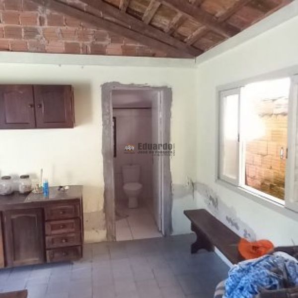 CASA NO CENTRO DE PORTO BELO COM 03 DORM.