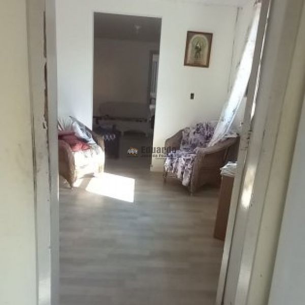 CASA NO CENTRO DE PORTO BELO COM 03 DORM.