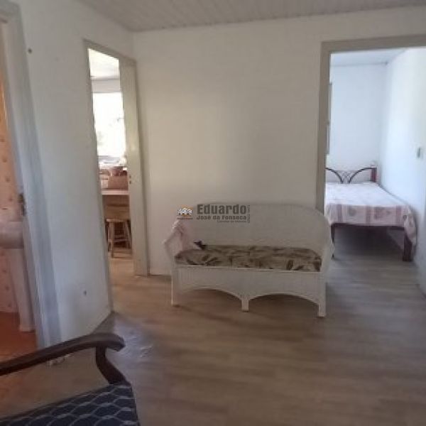 CASA NO CENTRO DE PORTO BELO COM 03 DORM.