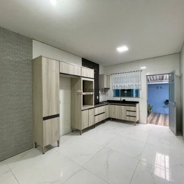 CASA NO BAIRRO VILA NOVA 