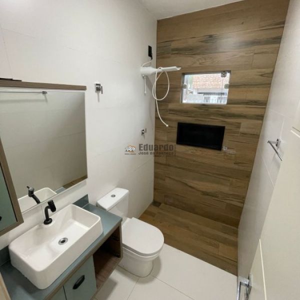 CASA NO BAIRRO VILA NOVA 