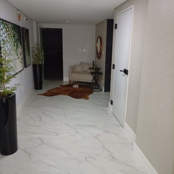 APARTAMENTOS 03 SUTES NA MEIA PRAIA