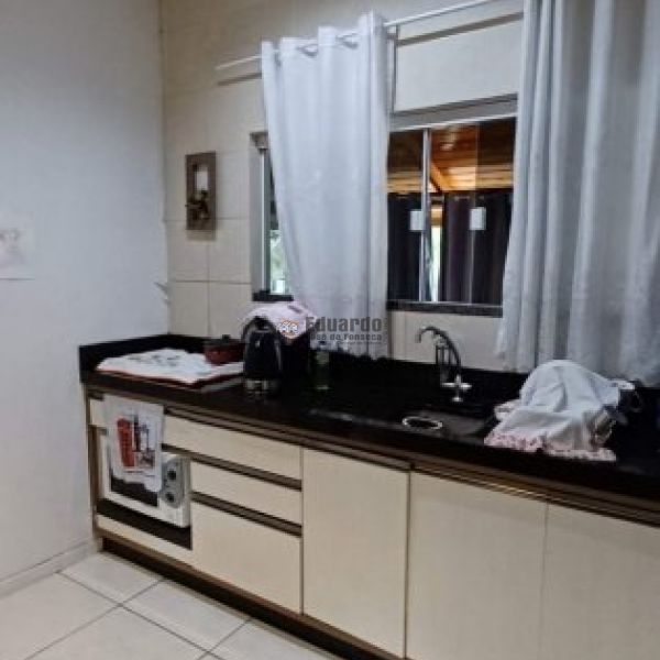 CASA EM STIO COM REA DE 10MIL M.