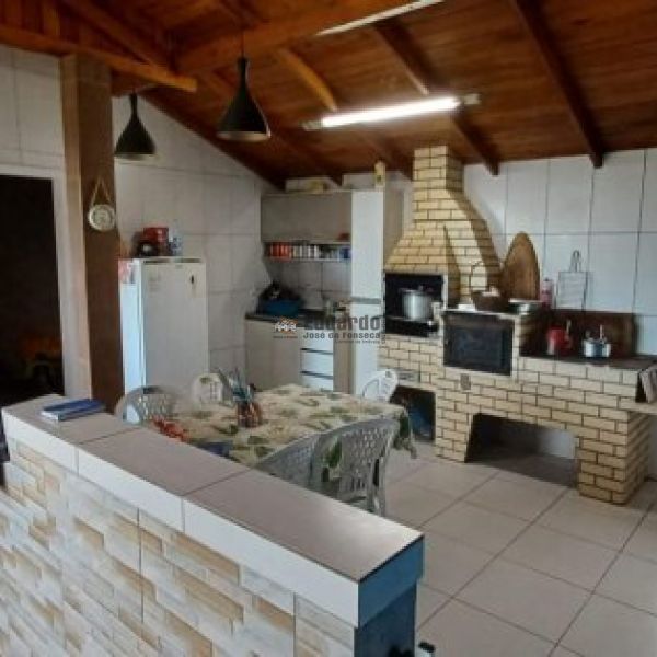 CASA EM STIO COM REA DE 10MIL M.