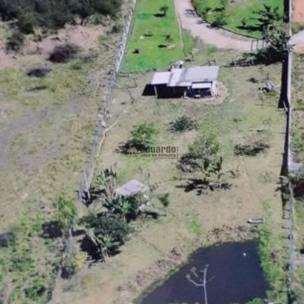 CASA EM STIO COM REA DE 10MIL M.