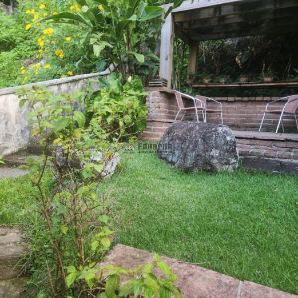 CASA NO CENTRO DE PORTO BELO