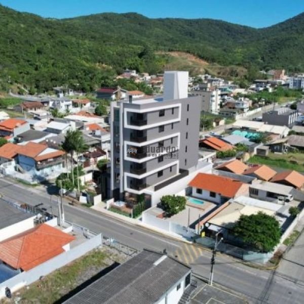 APARTAMENTO DIFERENCIADO EM PORTO BELO