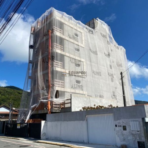 APARTAMENTO DIFERENCIADO EM PORTO BELO