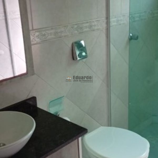 CASA COM 03 DORMITRIOS NO CENTRO DE PORTO BELO