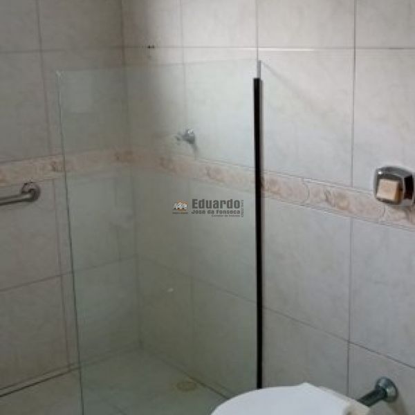 CASA COM 03 DORMITRIOS NO CENTRO DE PORTO BELO