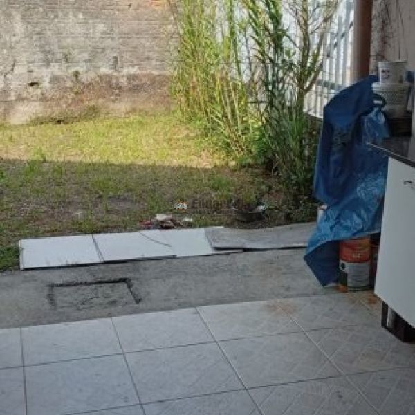 CASA COM 03 DORMITRIOS NO CENTRO DE PORTO BELO