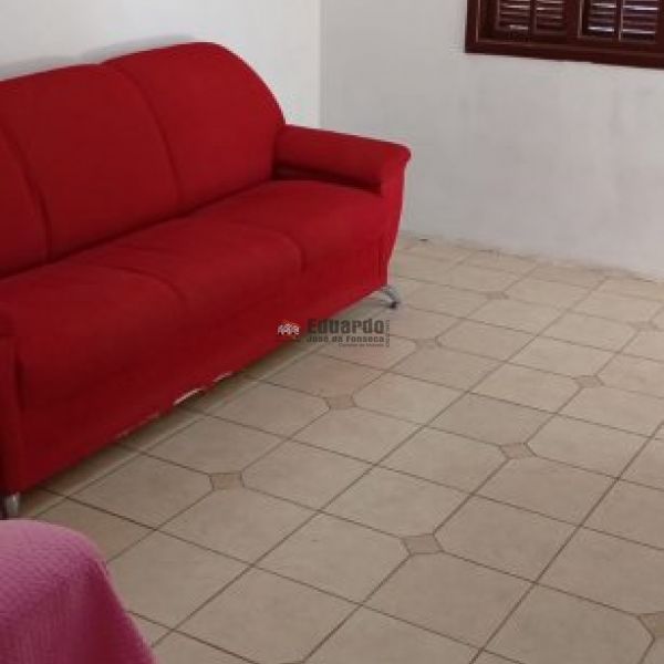 CASA COM 03 DORMITRIOS NO CENTRO DE PORTO BELO