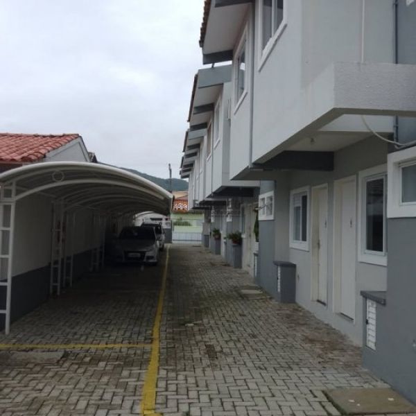 SOBRADO GEMINADO 02 DORMITRIOS EM BAL.PEREQU.