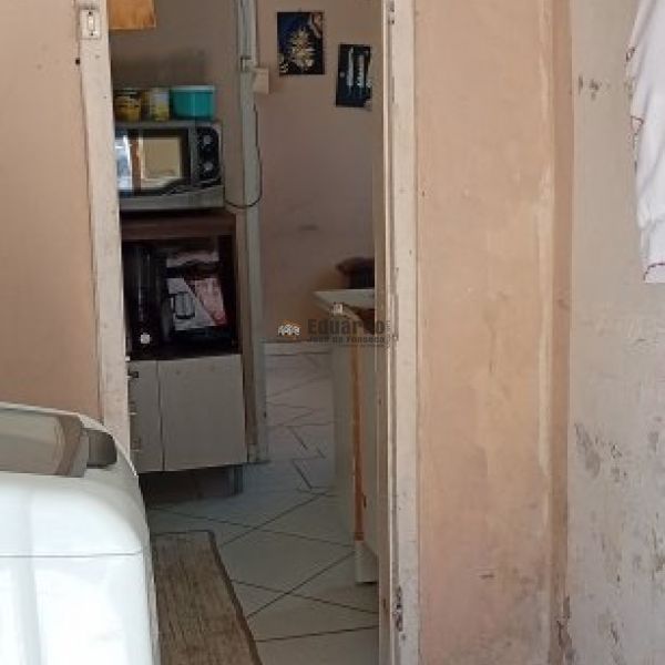 CASA A POUCOS METROS DA PRAIA ARA�A