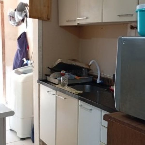 CASA A POUCOS METROS DA PRAIA ARA�A