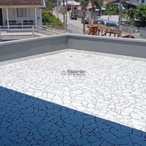 CASA AMPLA NO BAIRRO VILA NOVA 