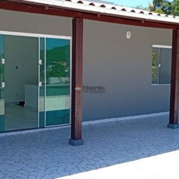 CASA AMPLA NO BAIRRO VILA NOVA 