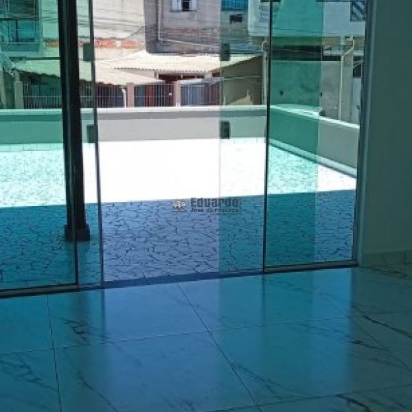 CASA AMPLA NO BAIRRO VILA NOVA 