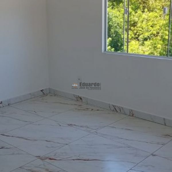 CASA AMPLA NO BAIRRO VILA NOVA 