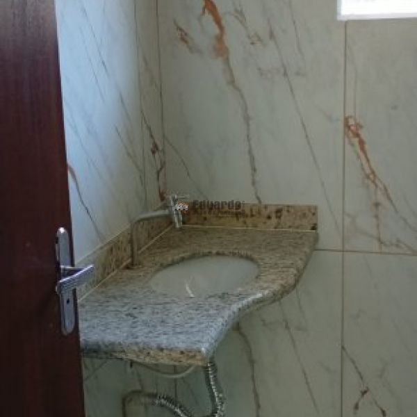 CASA AMPLA NO BAIRRO VILA NOVA 