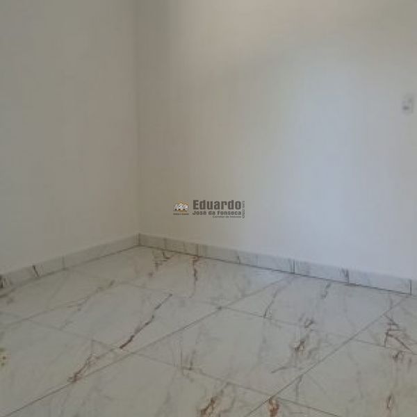 CASA AMPLA NO BAIRRO VILA NOVA 