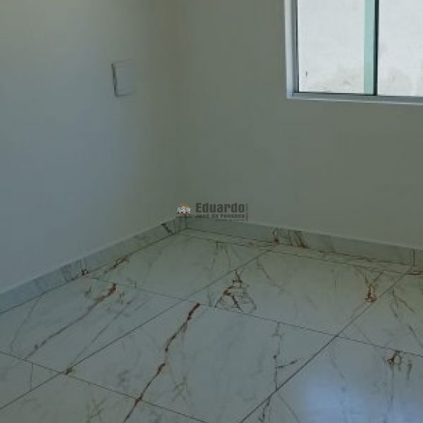 CASA AMPLA NO BAIRRO VILA NOVA 