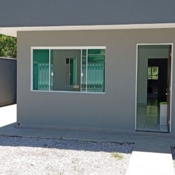 CASA AMPLA NO BAIRRO VILA NOVA 