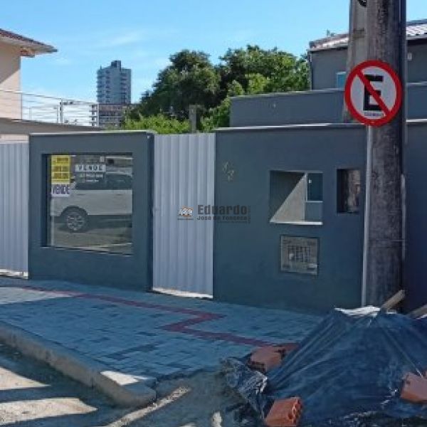 CASA AMPLA NO BAIRRO VILA NOVA 