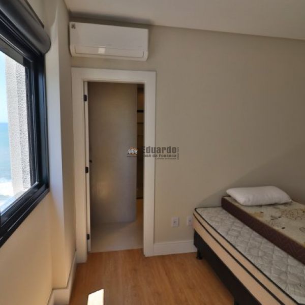 APARATMENTO FRENTE MAR EM BAL.PEREQU�.