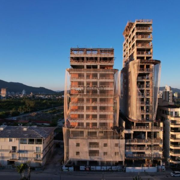 APARATMENTO FRENTE MAR EM BAL.PEREQU�.