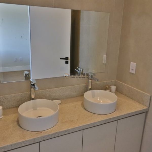 APARATMENTO FRENTE MAR EM BAL.PEREQU�.