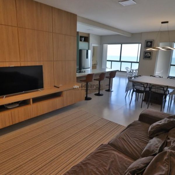 APARATMENTO FRENTE MAR EM BAL.PEREQU�.