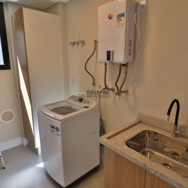 APARATMENTO FRENTE MAR EM BAL.PEREQU�.