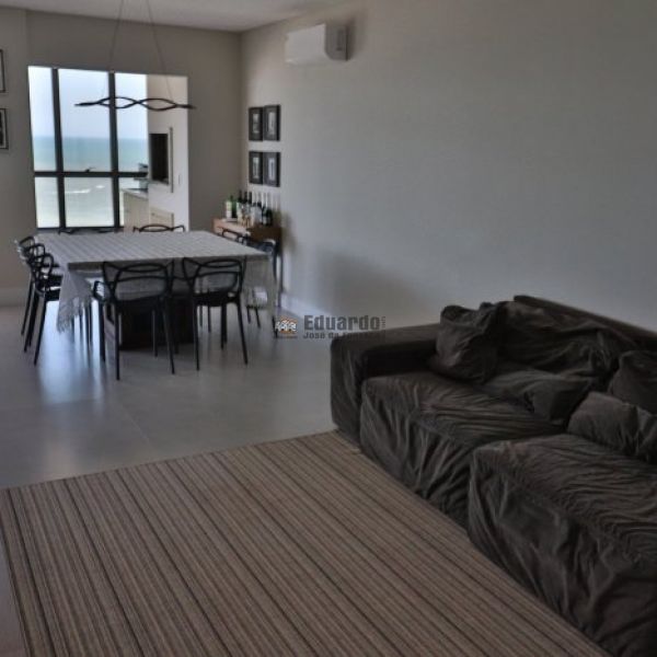 APARATMENTO FRENTE MAR EM BAL.PEREQU�.