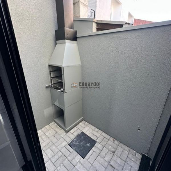 SOBRADO GEMINADO PR�XIMO AO VIVA PARK