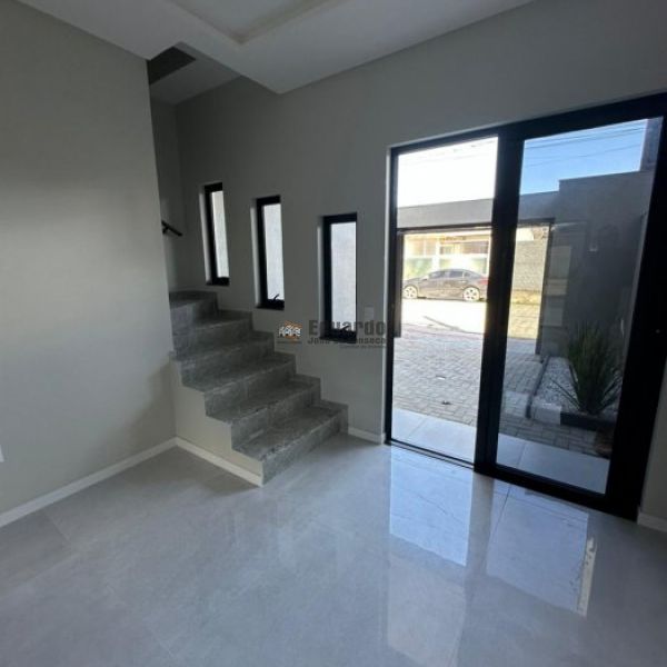 SOBRADO GEMINADO PR�XIMO AO VIVA PARK