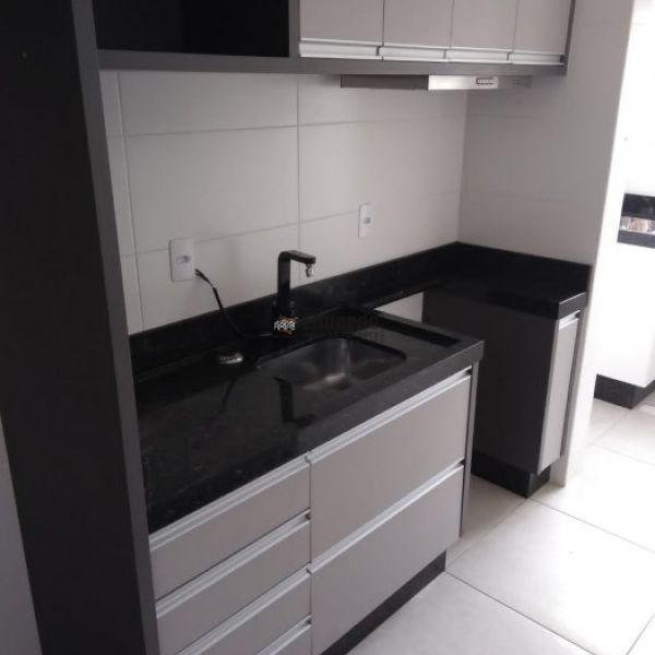 APARTAMENTO 02 DORMIT�RIOS 900 METROS DO MAR