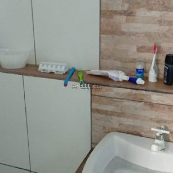 CASA COM 03 DORMIT�RIOS EM PORTO BELO