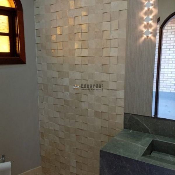 LINDA CASA COM 04 DORMIT�RIOS E MOBILIADA CENTRO D