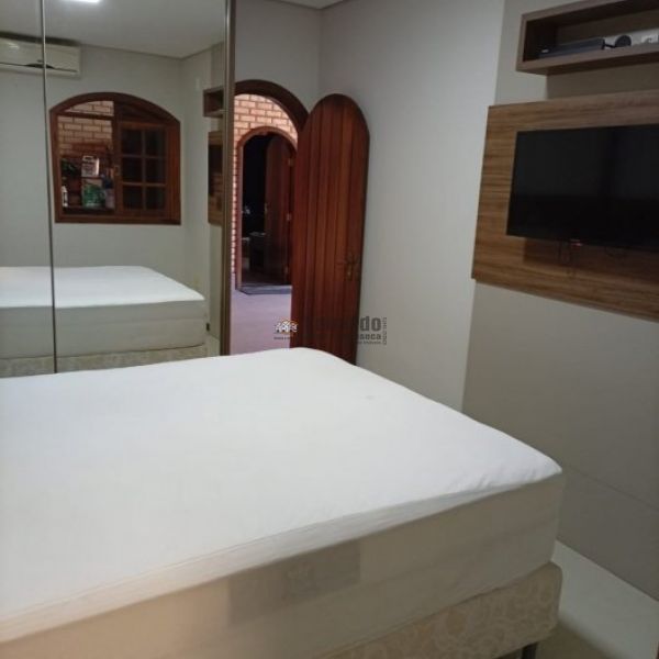 LINDA CASA COM 04 DORMIT�RIOS E MOBILIADA CENTRO D