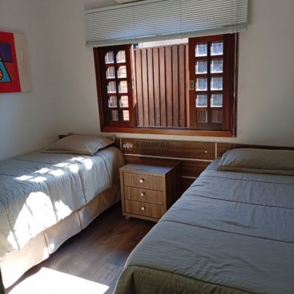 LINDA CASA COM 04 DORMIT�RIOS E MOBILIADA CENTRO D