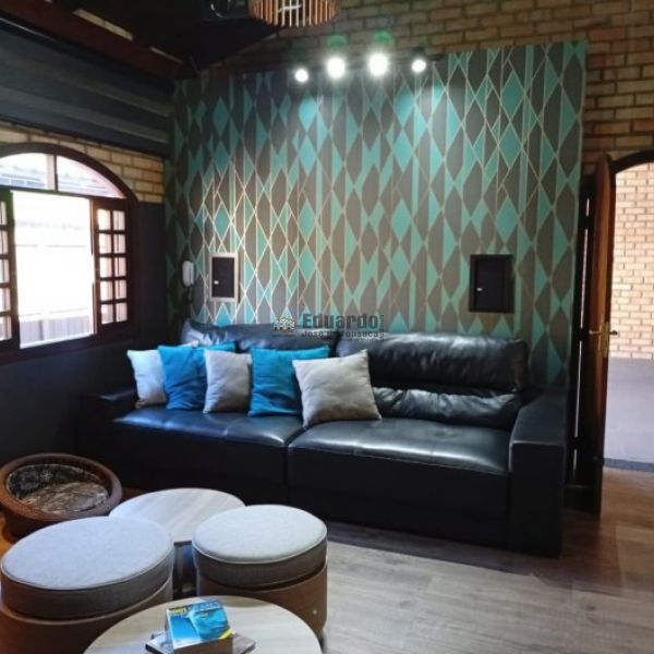 LINDA CASA COM 04 DORMIT�RIOS E MOBILIADA CENTRO D