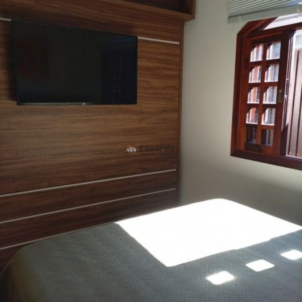 LINDA CASA COM 04 DORMIT�RIOS E MOBILIADA CENTRO D