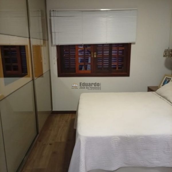 LINDA CASA COM 04 DORMIT�RIOS E MOBILIADA CENTRO D