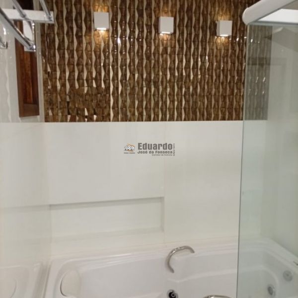 LINDA CASA COM 04 DORMIT�RIOS E MOBILIADA CENTRO D