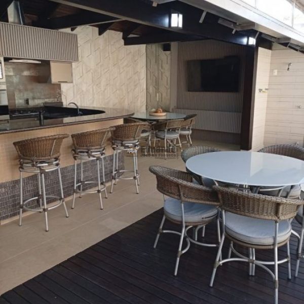 LINDA CASA COM 04 DORMIT�RIOS E MOBILIADA CENTRO D