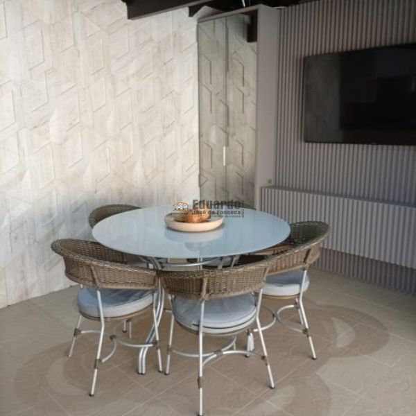 LINDA CASA COM 04 DORMIT�RIOS E MOBILIADA CENTRO D